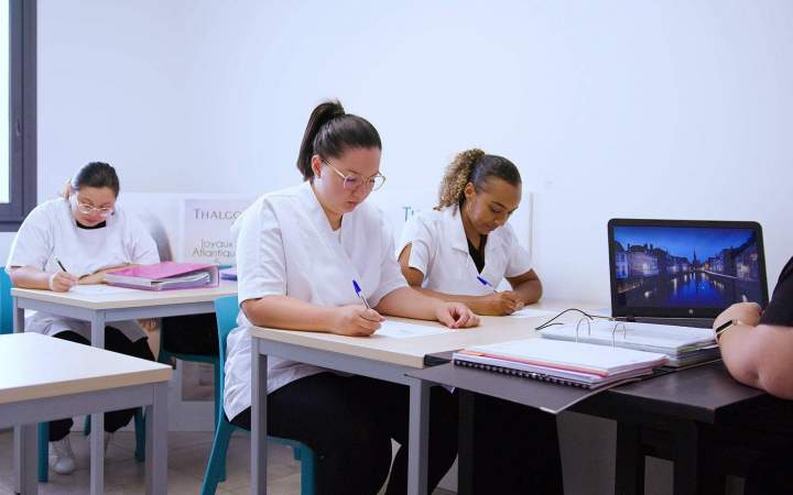 École Esthétique Cosmétique CAP Saint-Pierre